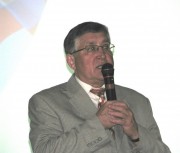 Ректор ВГСПУ, профессор Н.К. Сергеев выступает перед участниками форума Ректор ВГСПУ, профессор Н.К. Сергеев выступает перед участниками форума