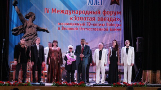 "Ах эти тучи в голубом..."
