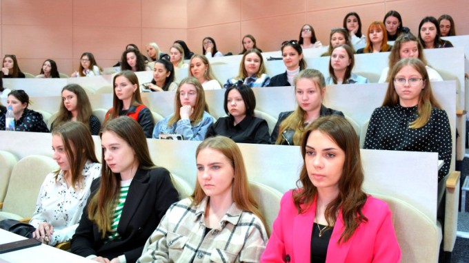 Будущие учителя узнали на форуме «Знание. Учитель» Российского общества «Знание» как педагогу оставаться на пике современности