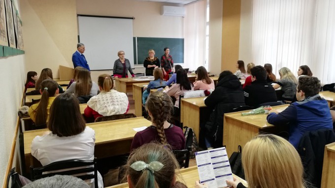 Факультет психолого-педагогического и социального образования открыл двери для влюбленных в помогающие профессии
