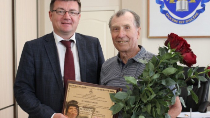 Председатель совета ветеранов ВГСПУ отмечает 85-летний юбилей