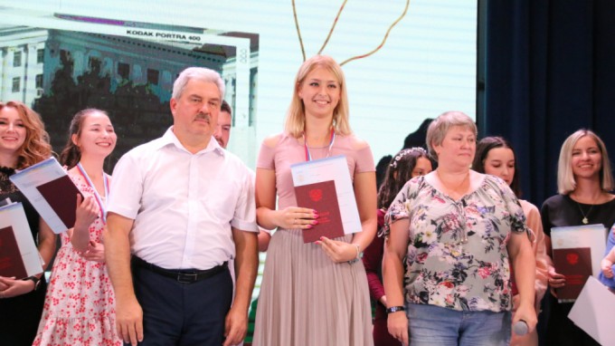 В институте естественнонаучного образования, физической культуры и безопасности жизнедеятельности вручили дипломы выпускникам