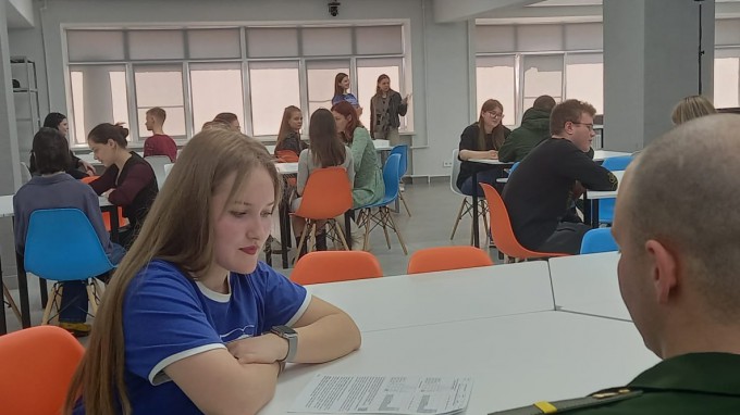 Преподаватели и студенты кафедры психологии образования и развития провели профориентационную диагностику и консультирование на Дне открытых дверей ВГСПУ
